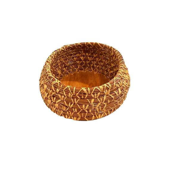 Woven Pine Needle Round Straw Trinket Basket No Lid - Picture 2 of 9